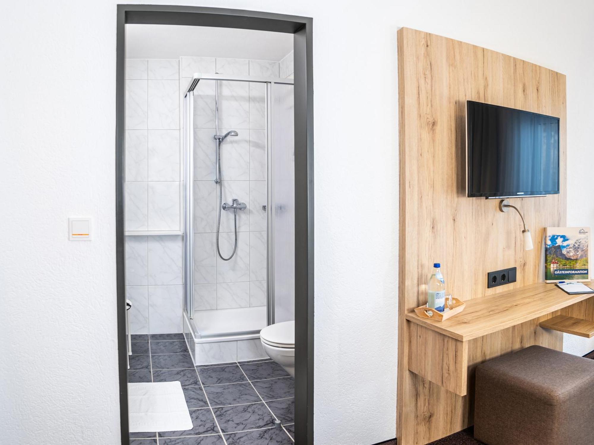 Hotel Hanauerlehen - Ruhige & Zentrale Top-Lage - Mit Schwimmbad, Sauna, Parkplaetze & Cafe - Bayerischer Familienbetrieb Schoenau am Koenigsee Room photo