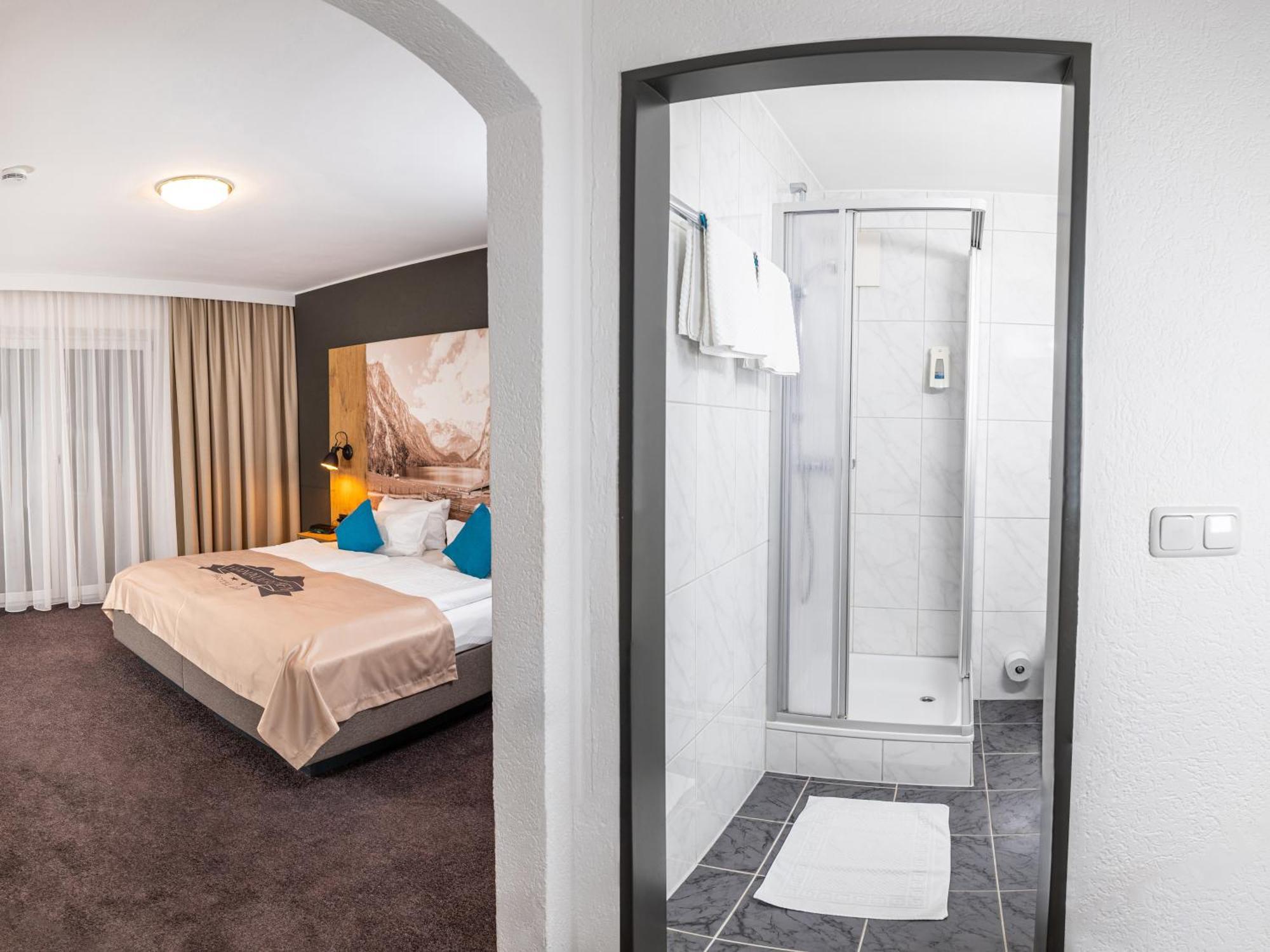 Hotel Hanauerlehen - Ruhige & Zentrale Top-Lage - Mit Schwimmbad, Sauna, Parkplaetze & Cafe - Bayerischer Familienbetrieb Schoenau am Koenigsee Room photo